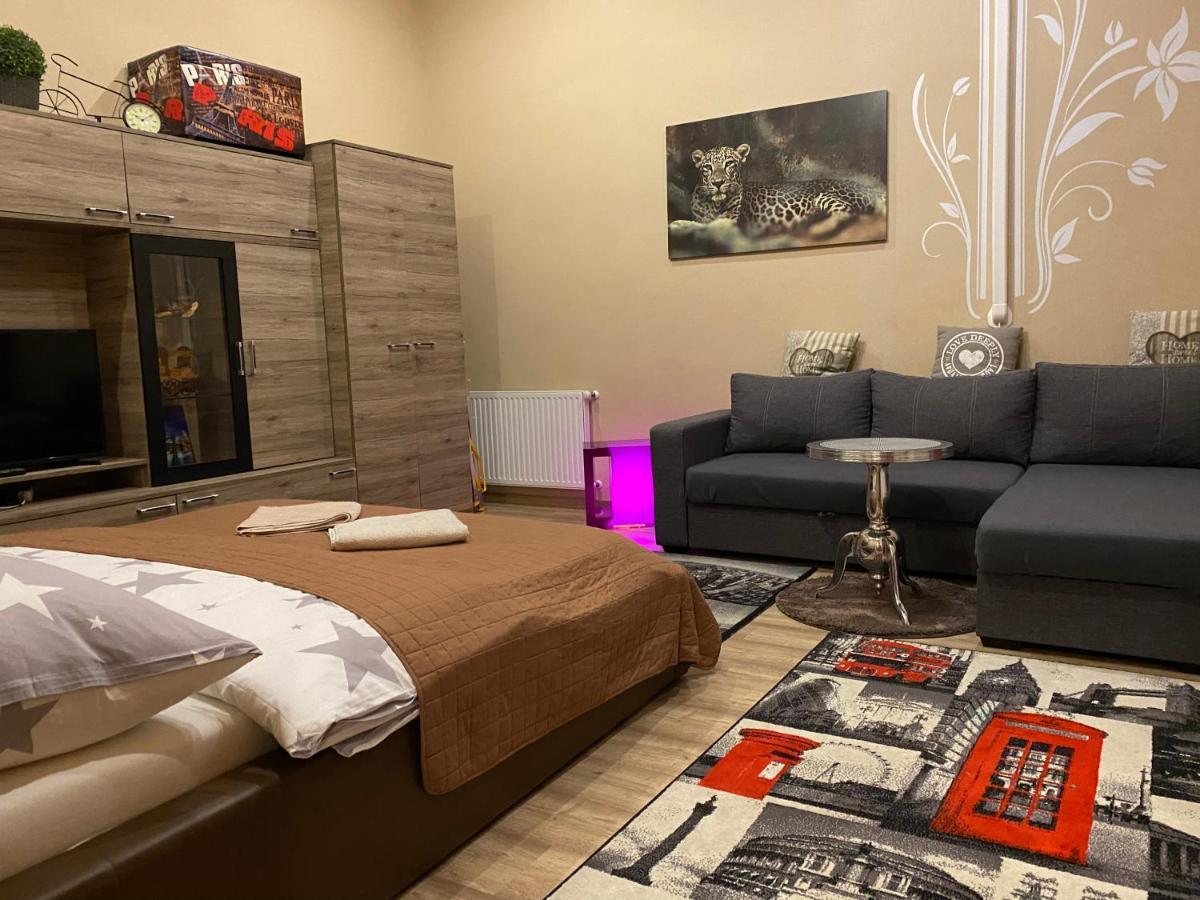 Apartment Near Opera In Downtown Budapest Esterno foto