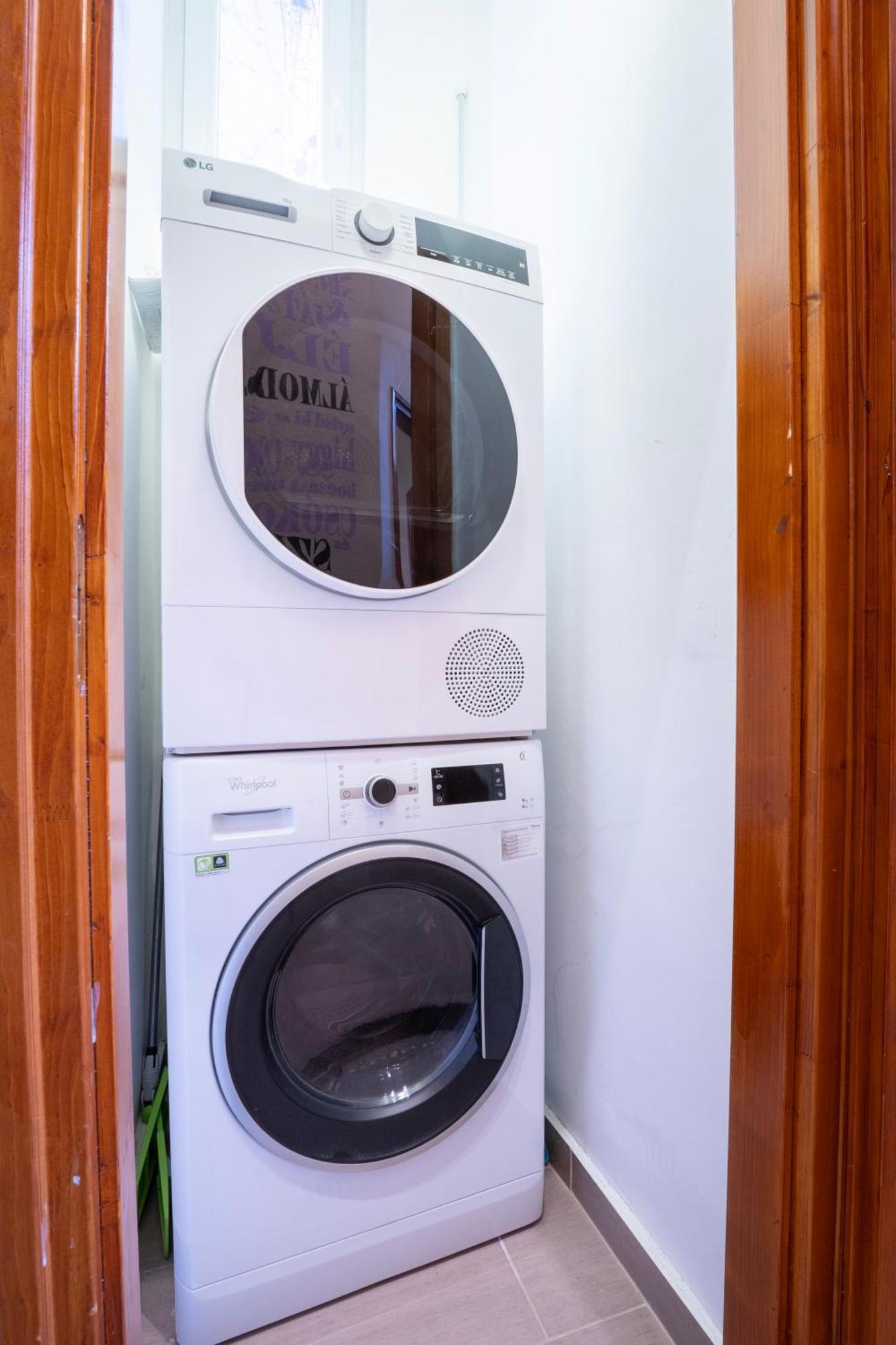 Apartment Near Opera In Downtown Budapest Esterno foto